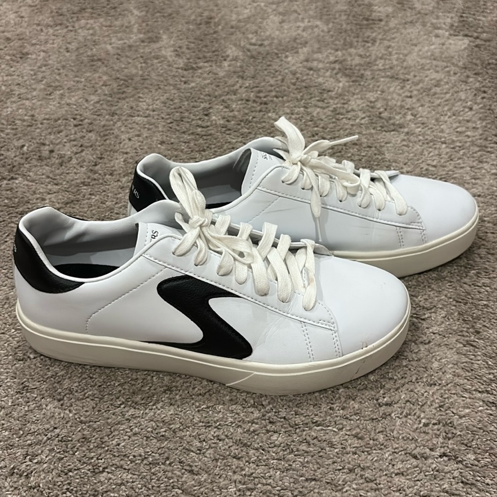 Skechers Eden White and Black Casual Sneakers. Women’s size 11.
